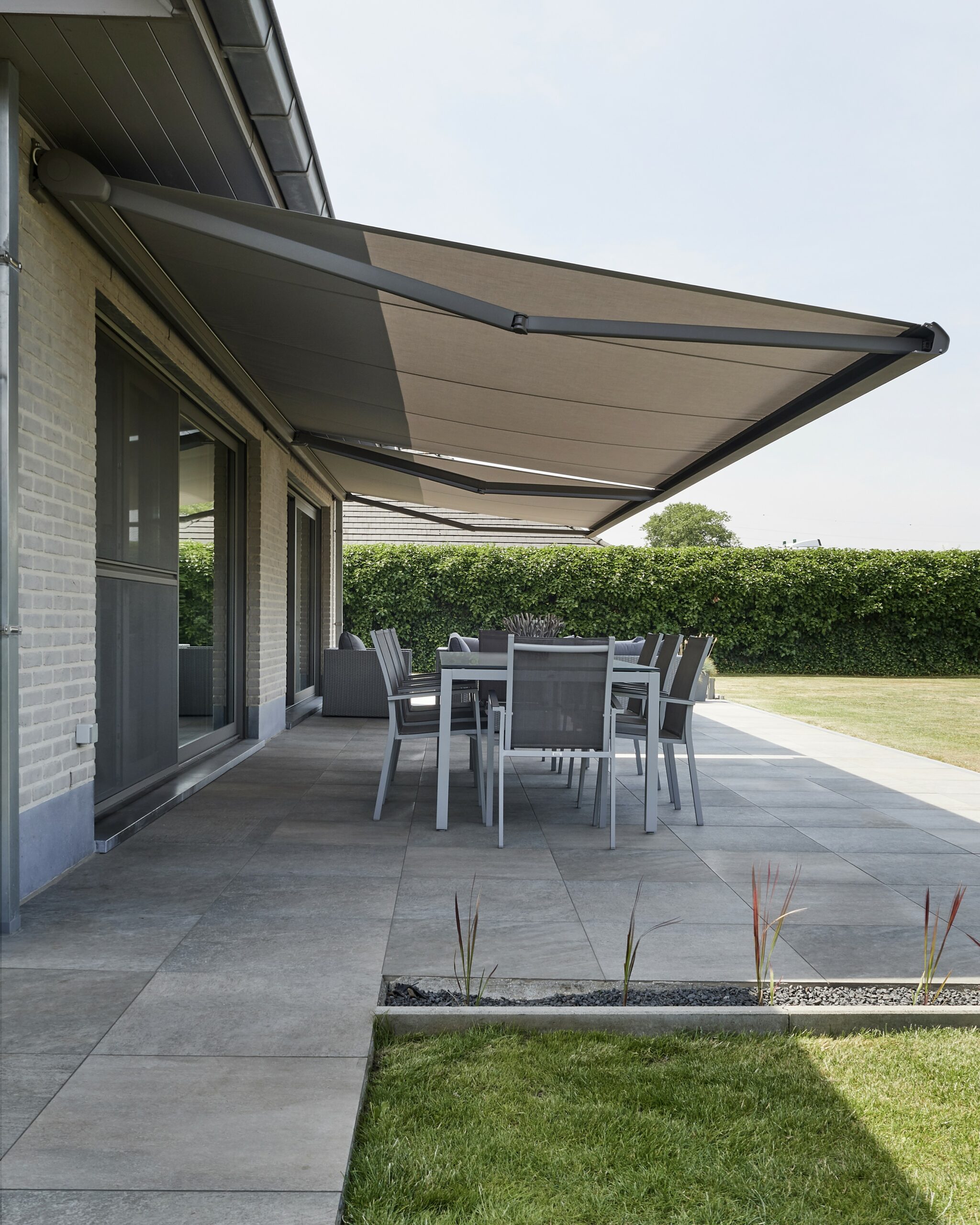 cat_protection_solaire_storebanne_2025